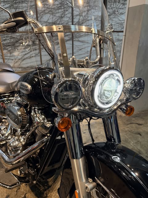 HARLEY-DAVIDSON HERITAGE CLASSIC 114 - Imagem 3