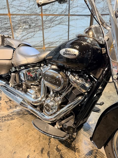 HARLEY-DAVIDSON HERITAGE CLASSIC 114 - Imagem 4