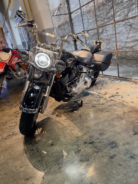 HARLEY-DAVIDSON HERITAGE CLASSIC 114 - Imagem 6