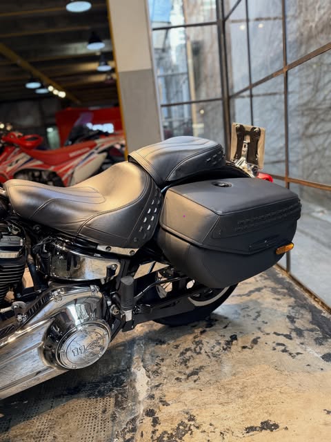 HARLEY-DAVIDSON HERITAGE CLASSIC 114 - Imagem 9