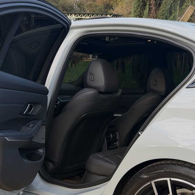 BMW 320I M SPORT - Imagem 11