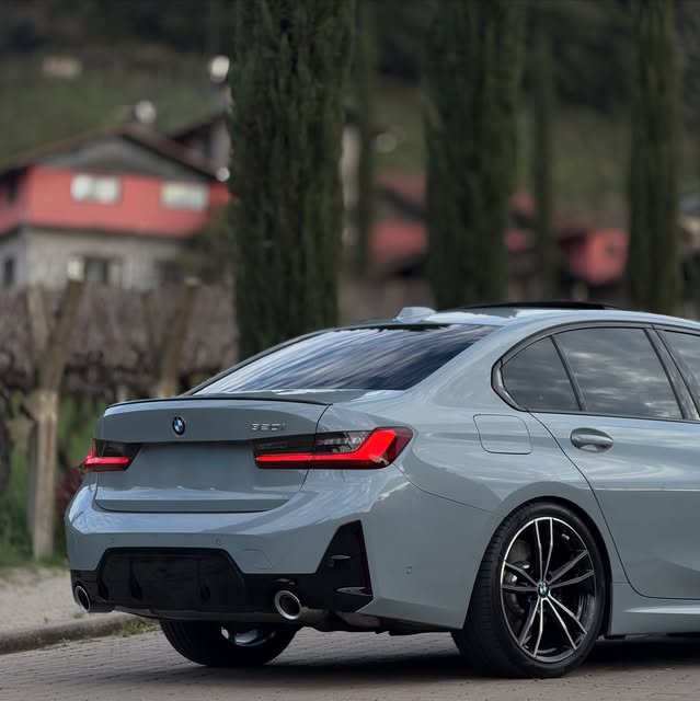 BMW 320I M SPORT - Imagem 13
