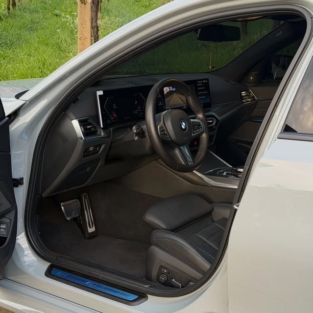 BMW 320I M SPORT - Imagem 6