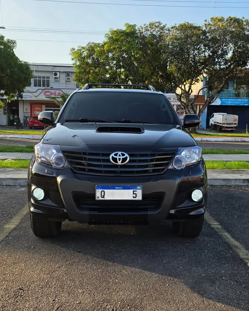 TOYOTA HILUX SRV - Imagem 2