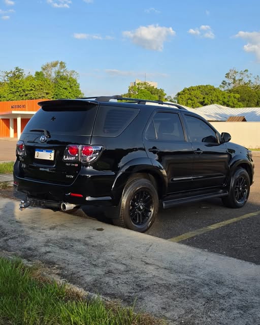 TOYOTA HILUX SRV - Imagem 5