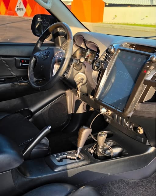 TOYOTA HILUX SRV - Imagem 8