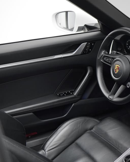 PORSCHE 911 CARRERA 4S CABRIOLET - Imagem 4