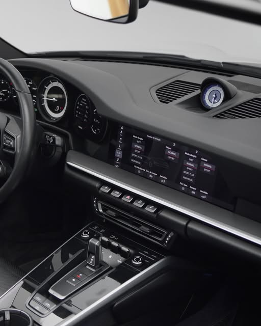 PORSCHE 911 CARRERA 4S CABRIOLET - Imagem 5