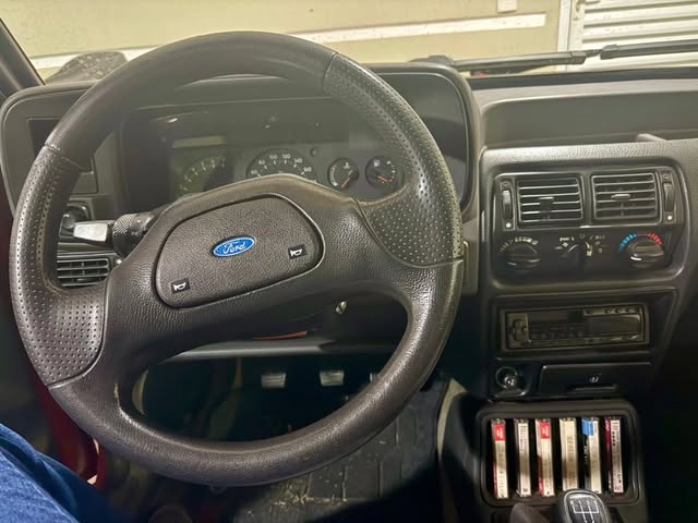 FORD ESCORT XR3 - Imagem 13