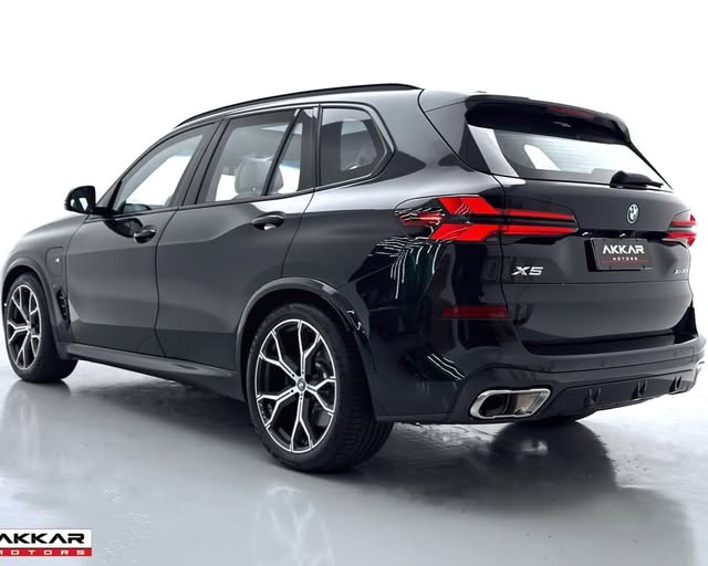 BMW X5 XDRIVE50E M SPORT - Imagem 2