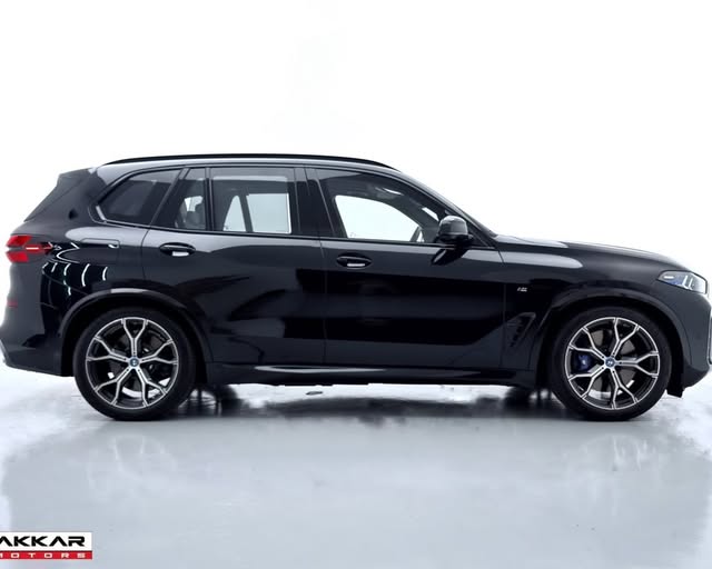 BMW X5 XDRIVE50E M SPORT - Imagem 5
