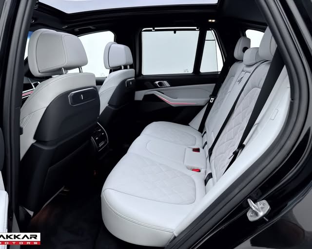 BMW X5 XDRIVE50E M SPORT - Imagem 10