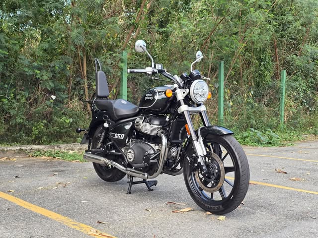 ROYAL ENFIELD SUPER METEOR 650 - Imagem 1