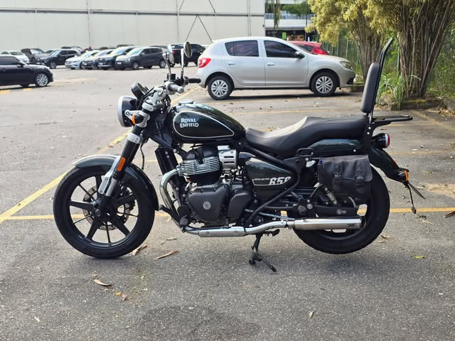 ROYAL ENFIELD SUPER METEOR 650 - Imagem 5