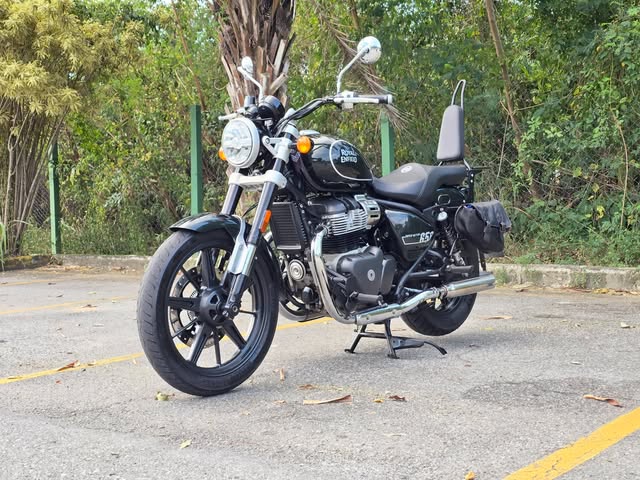 ROYAL ENFIELD SUPER METEOR 650 - Imagem 6