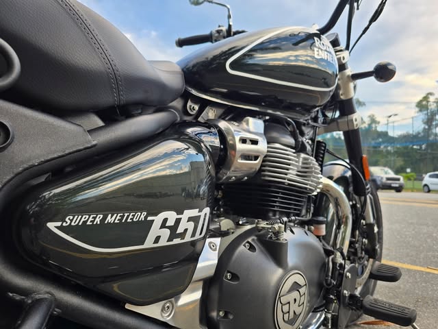 ROYAL ENFIELD SUPER METEOR 650 - Imagem 10