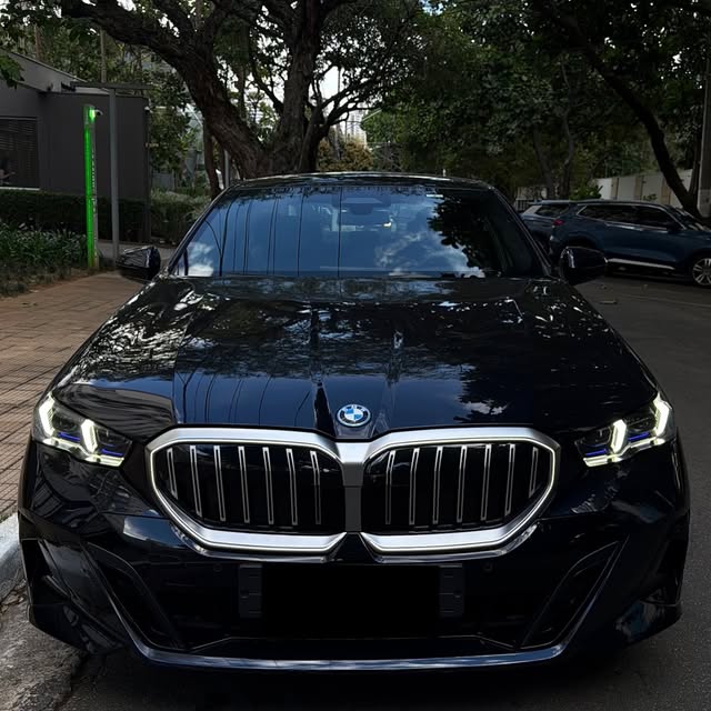 BMW 530E M SPORT - Imagem 15
