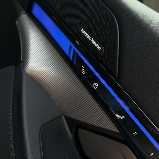 BMW 530E M SPORT - Imagem 18