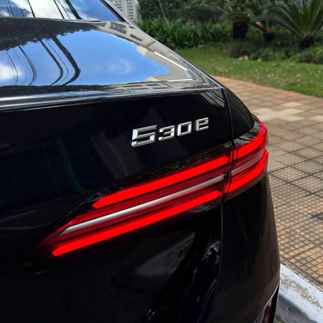 BMW 530E M SPORT - Imagem 3