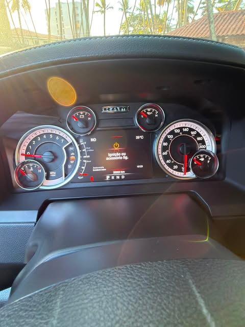 RAM 1500 LARAMIE - Imagem 11