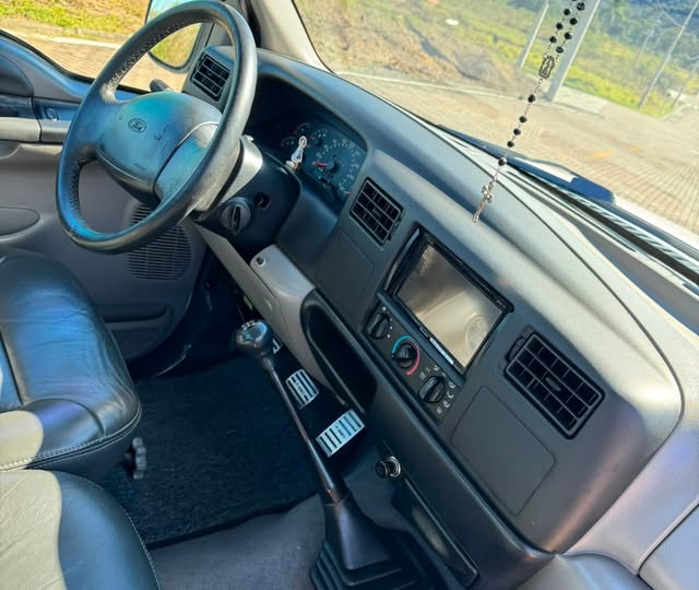 FORD F-250 XLT-L - Imagem 18