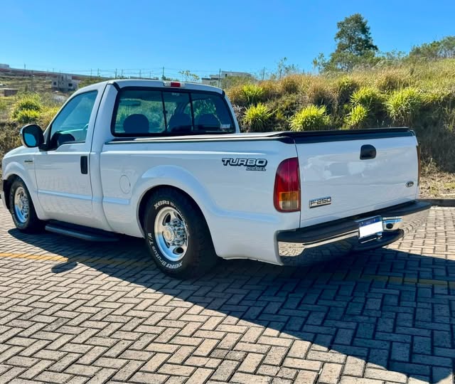 FORD F-250 XLT-L - Imagem 5