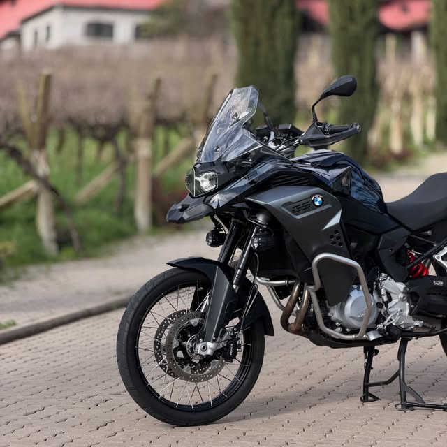 BMW F850 GS ADVENTURE TRIPLE BLACK - Imagem 2