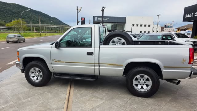 CHEVROLET SILVERADO - Imagem 4