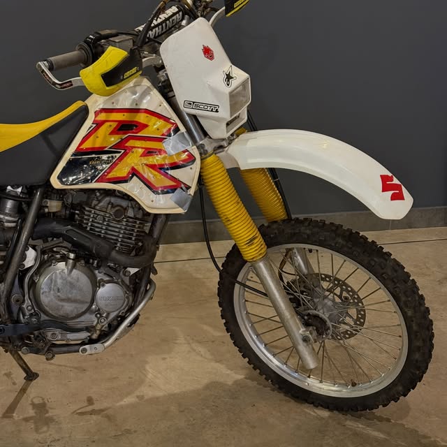 SUZUKI DR 350 - Imagem 4