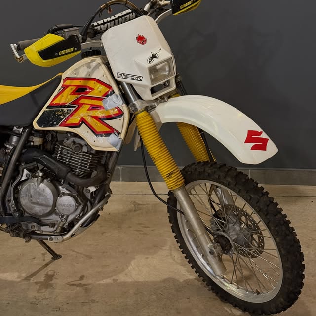 SUZUKI DR 350 - Imagem 10