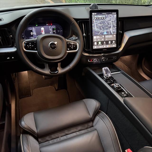 VOLVO XC60 T8 HYBRID POLESTAR - Imagem 2