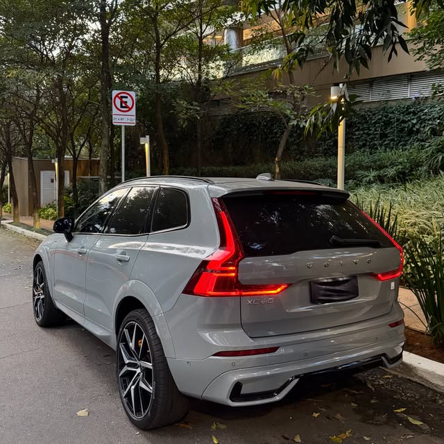 VOLVO XC60 T8 HYBRID POLESTAR - Imagem 11
