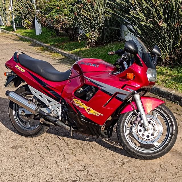 SUZUKI GSX 750 F - Imagem 1