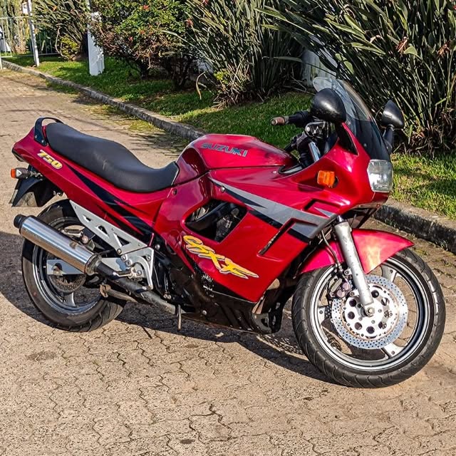 SUZUKI GSX 750 F - Imagem 3