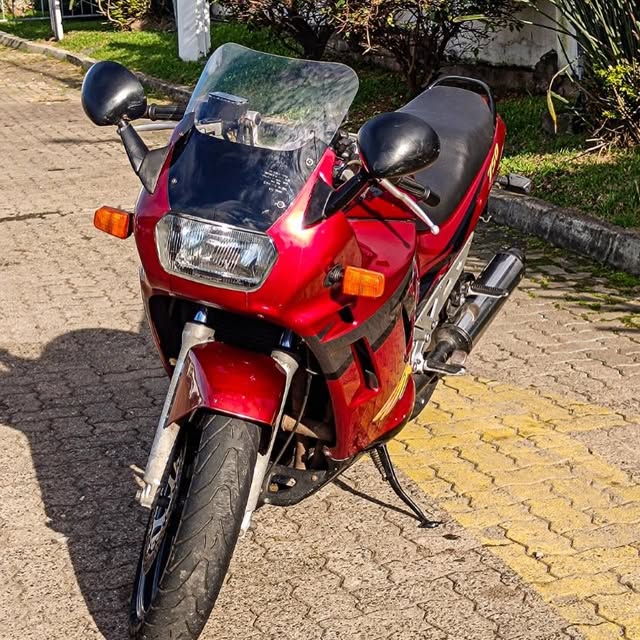 SUZUKI GSX 750 F - Imagem 7