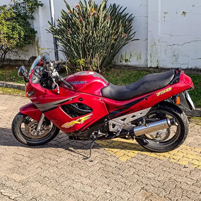 SUZUKI GSX 750 F - Imagem 9