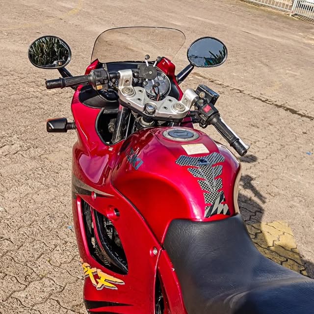 SUZUKI GSX 750 F - Imagem 10