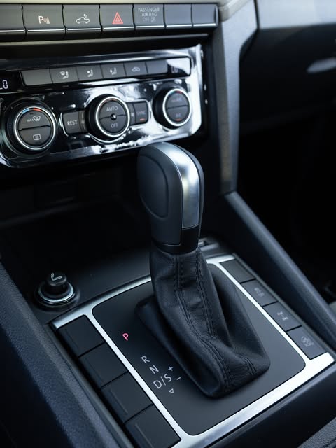 VOLKSWAGEN AMAROK HIGHLINE V6 - Imagem 15