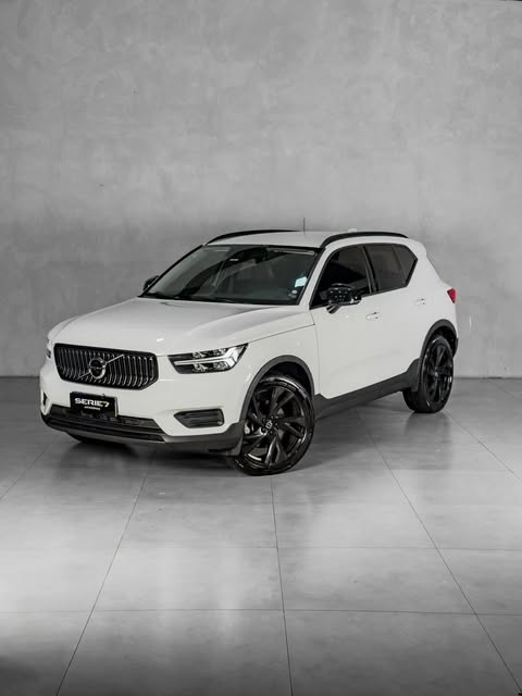 VOLVO XC40 T4 - Imagem 11