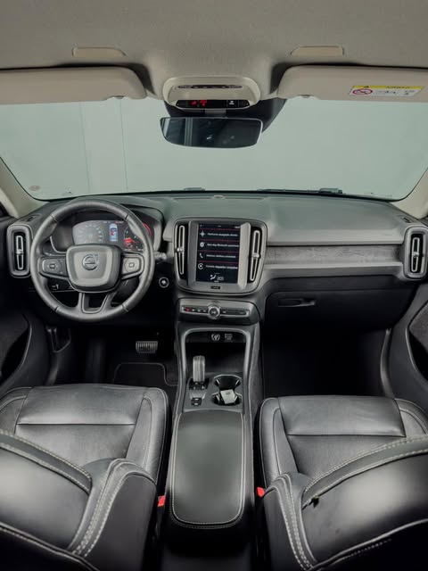 VOLVO XC40 T4 - Imagem 4