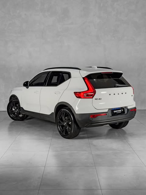 VOLVO XC40 T4 - Imagem 8