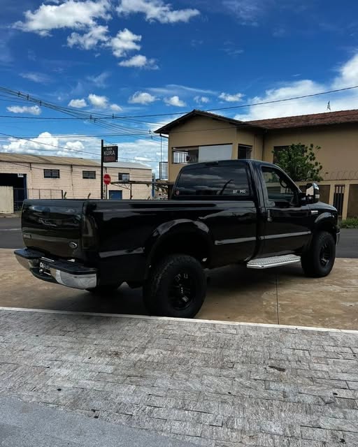 FORD F250 XLT - Imagem 4
