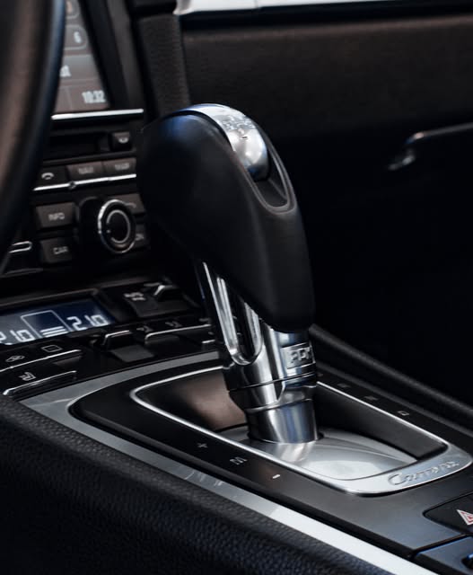 PORSCHE 911 CARRERA BLACK EDITION - Imagem 7