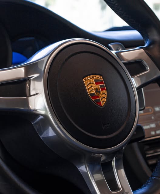 PORSCHE 911 CARRERA BLACK EDITION - Imagem 9