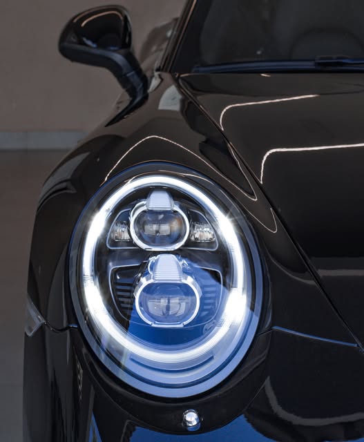 PORSCHE 911 CARRERA BLACK EDITION - Imagem 10