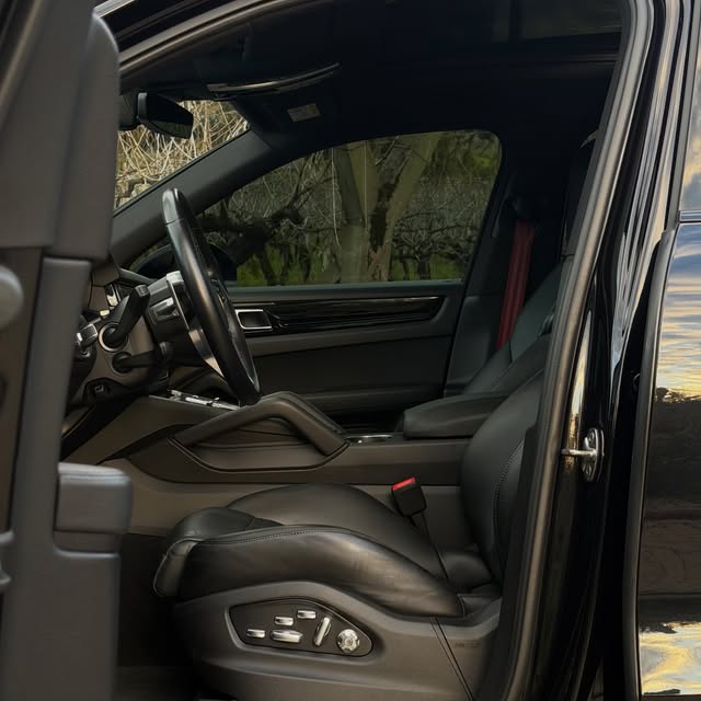PORSCHE CAYENNE E-HYBRID - Imagem 13