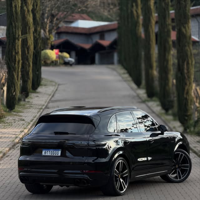 PORSCHE CAYENNE E-HYBRID - Imagem 16