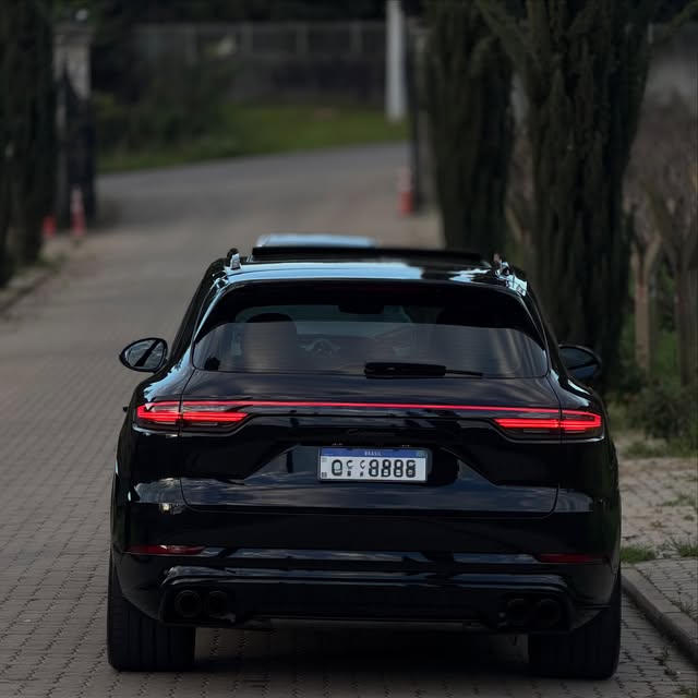 PORSCHE CAYENNE E-HYBRID - Imagem 20