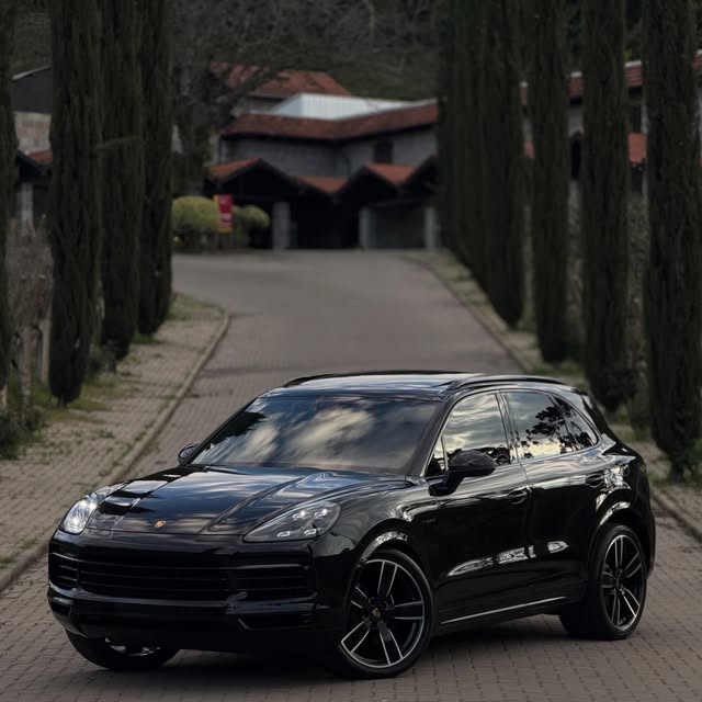 PORSCHE CAYENNE E-HYBRID - Imagem 3