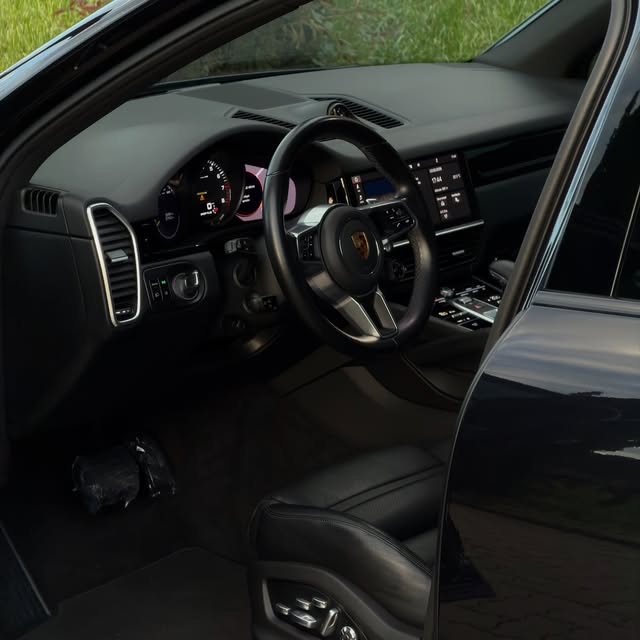 PORSCHE CAYENNE E-HYBRID - Imagem 6